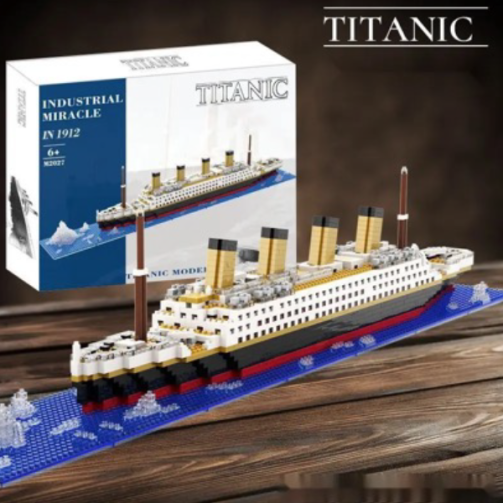 Building Blocks: Titanic Model 1878pcs